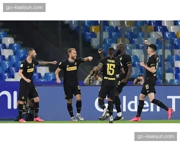 水晶宫五后卫体系稳固 拉森强调防守纪律性见效 水晶宫五后卫体系稳固 拉森强调防守纪律性见效