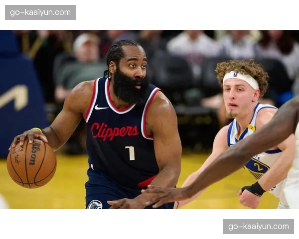 哈登分担米切尔组织压力 骑士配置堪称完美但锋线深度不足 哈登分担米切尔组织压力 骑士配置堪称完美但锋线深度不足