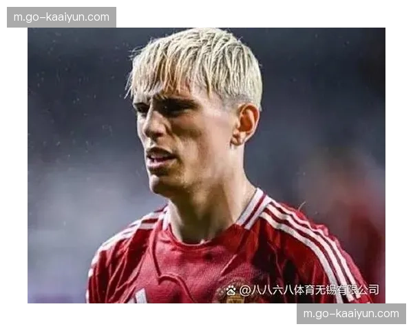 阿根廷边锋加纳乔等待机会 曼联小将需在俱乐部证明自己